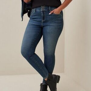 Torrid Medium Wash High-Rise Jegging Skinny Blue Jean in Size 18T/Tall